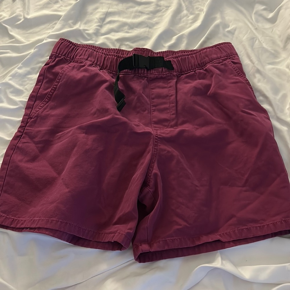 Belt Buckle Magenta Bermuda Shorts